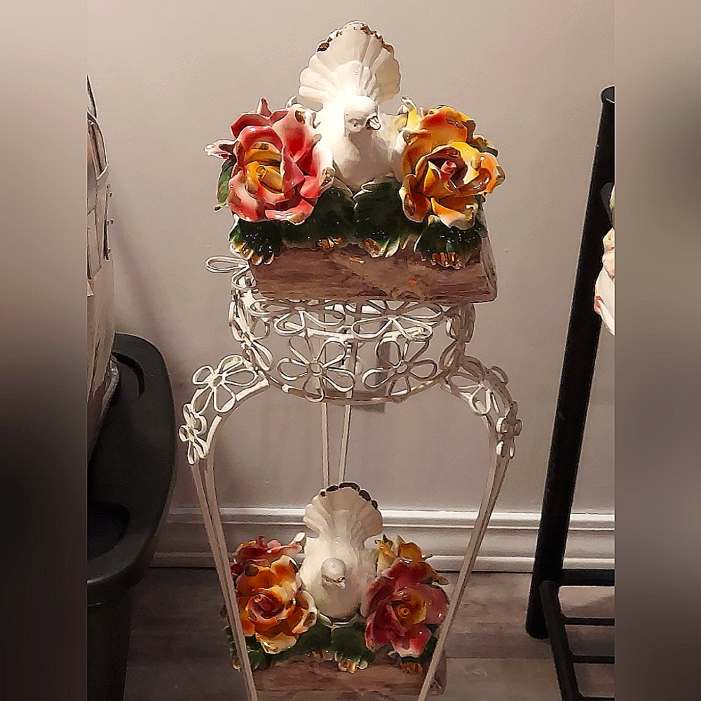 Capodimonte Italian Porcelain Doves Set of 2